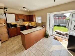 Kitchen diner- click for photo gallery